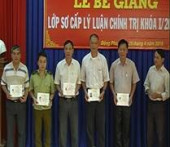 Đồng Phú: bế giảng lớp sơ cấp lý luận chính trị khóa I/2016