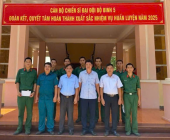 Tân Tiến thăm, động viên chiến sỹ mới