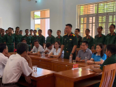 Đồng Phú thăm chiến sĩ mới tại Trung đoàn bộ binh 736