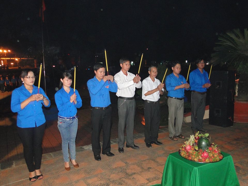 Đồng Phú: Long trọng tổ chức Lễ thắp nến tri ân các anh hùng liệt sỹ.