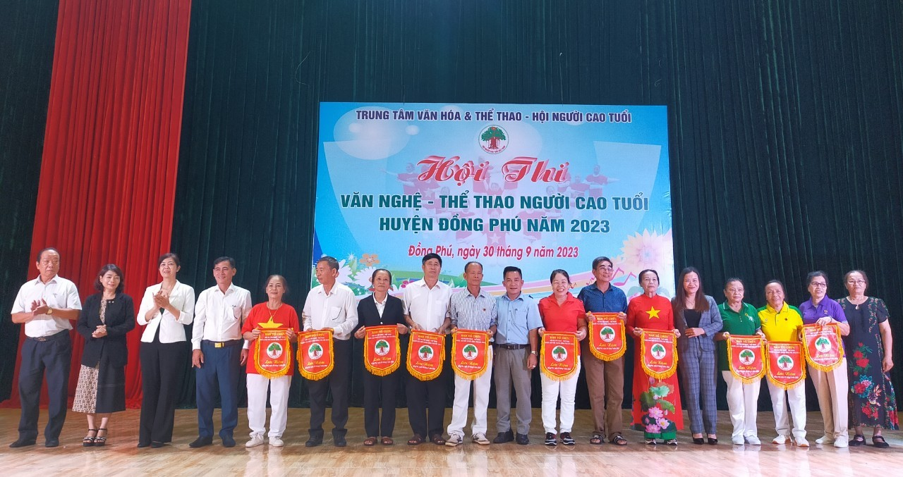 Đồng Phú tổ chức hội thi văn nghệ - thể thao người cao tuổi